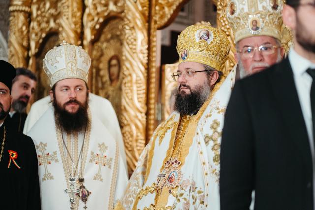 Întronizarea Preasfințitului Părinte BenedicÎntronizarea Preasfințitului Părinte Benedict ca Episcop al Sălajului / Foto: Rotund Perfectt ca Episcop al Sălajului / Foto: Rodund Perfect Întronizarea Preasfințitului Părinte Benedict ca Episcop al Sălajului