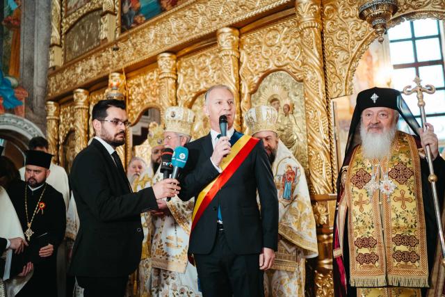 Întronizarea Preasfințitului Părinte BenedicÎntronizarea Preasfințitului Părinte Benedict ca Episcop al Sălajului / Foto: Rotund Perfectt ca Episcop al Sălajului / Foto: Rodund Perfect Întronizarea Preasfințitului Părinte Benedict ca Episcop al Sălajului
