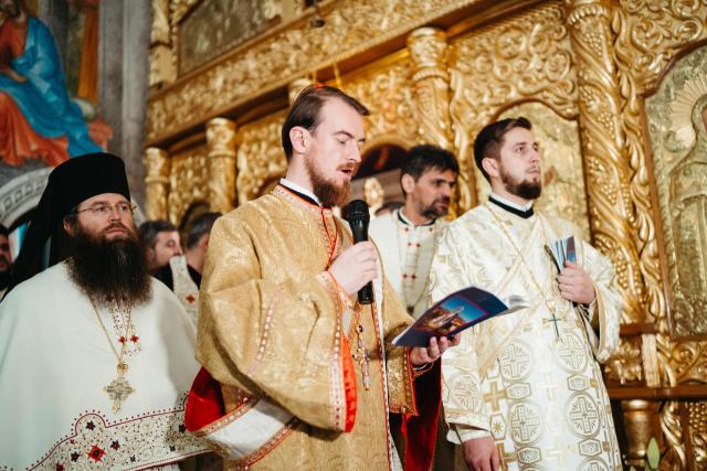 Întronizarea Preasfințitului Părinte BenedicÎntronizarea Preasfințitului Părinte Benedict ca Episcop al Sălajului / Foto: Rotund Perfectt ca Episcop al Sălajului / Foto: Rodund Perfect Întronizarea Preasfințitului Părinte Benedict ca Episcop al Sălajului