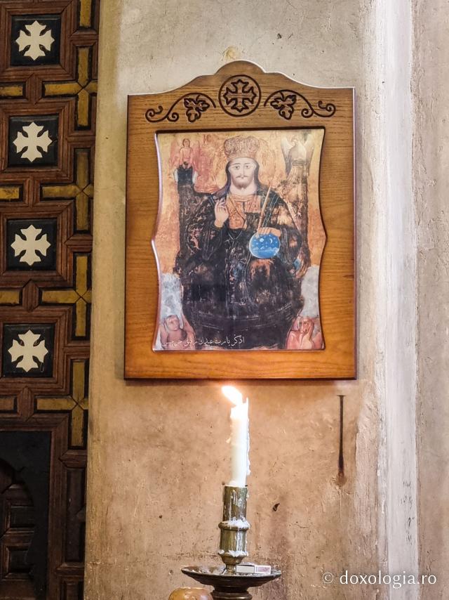 Închinare la moaștele celor 49 de călugări martiri de la Mănăstirea „Sfântul Macarie Egipteanul” / Foto: Magda Buftea Închinare la moaștele celor 49 de călugări martiri de la Mănăstirea „Sfântul Macarie Egipteanul”