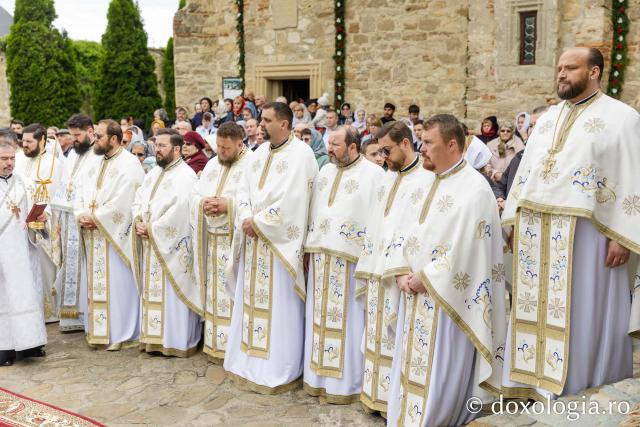 Mănăstirea Hadâmbu – 35 de ani de la reînființare