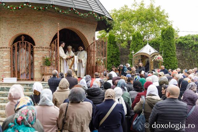 Mănăstirea Hadâmbu – 35 de ani de la reînființare