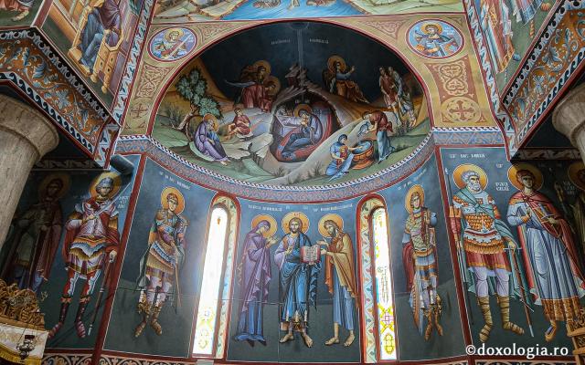 Mănăstirea Caraiman - unul dintre cele mai tinere locașuri monahale din Arhiepiscopia Bucureștilor (galerie FOTO)