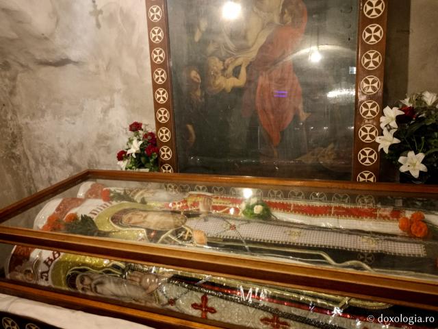 Închinare la moaștele celor trei Sfinți Macarie: Macarie Egipteanul, Macarie Alexandrinul și Macarie Cetățeanul