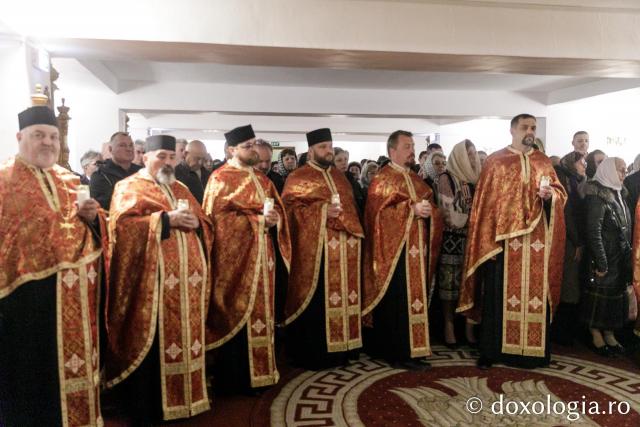 Întâmpinarea cinstitelor moaște ale Sfântului Pantelimon la Mănăstirea Hadâmbu / Foto: pr. Silviu Cluci Întâmpinarea cinstitelor moaște ale Sfântului Pantelimon la Mănăstirea Hadâmbu