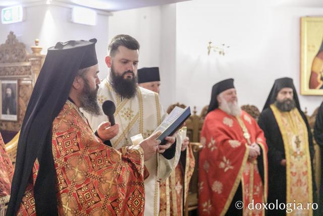 Întâmpinarea cinstitelor moaște ale Sfântului Pantelimon la Mănăstirea Hadâmbu / Foto: pr. Silviu Cluci Întâmpinarea cinstitelor moaște ale Sfântului Pantelimon la Mănăstirea Hadâmbu