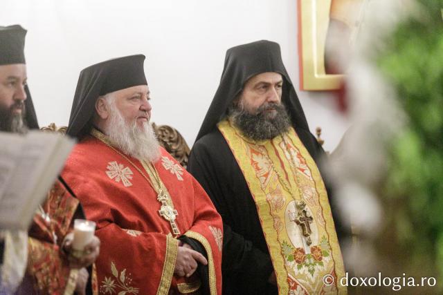 Întâmpinarea cinstitelor moaște ale Sfântului Pantelimon la Mănăstirea Hadâmbu / Foto: pr. Silviu Cluci Întâmpinarea cinstitelor moaște ale Sfântului Pantelimon la Mănăstirea Hadâmbu