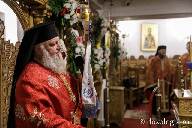 Întâmpinarea cinstitelor moaște ale Sfântului Pantelimon la Mănăstirea Hadâmbu / Foto: pr. Silviu Cluci Întâmpinarea cinstitelor moaște ale Sfântului Pantelimon la Mănăstirea Hadâmbu