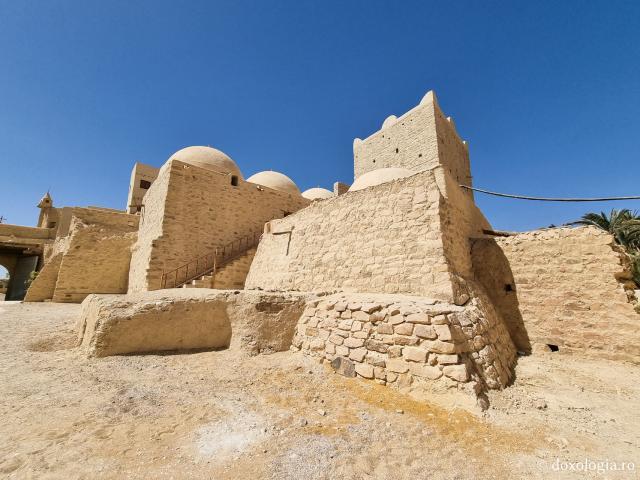 Acasă la Sfântul Cuvios Pavel Tebeul, lavra din pustiul Egiptului
