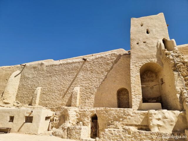 Acasă la Sfântul Cuvios Pavel Tebeul, lavra din pustiul Egiptului