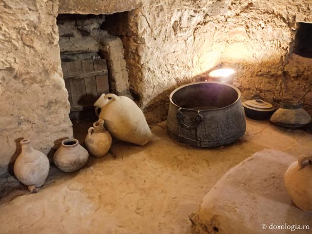 Acasă la Sfântul Cuvios Pavel Tebeul, lavra din pustiul Egiptului