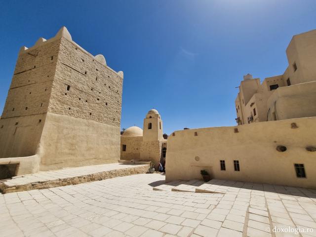 Acasă la Sfântul Cuvios Pavel Tebeul, lavra din pustiul Egiptului