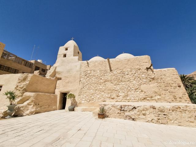 Acasă la Sfântul Cuvios Pavel Tebeul, lavra din pustiul Egiptului