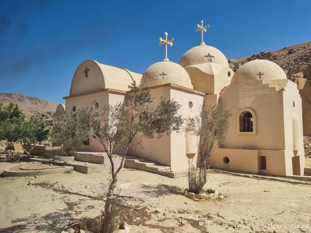 Acasă la Sfântul Cuvios Pavel Tebeul, lavra din pustiul Egiptului