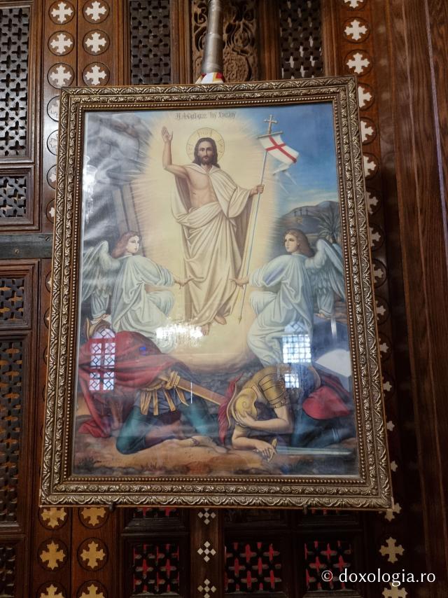 Clipe de liniște în biserica închinată Sfântului Macarie cel Mare