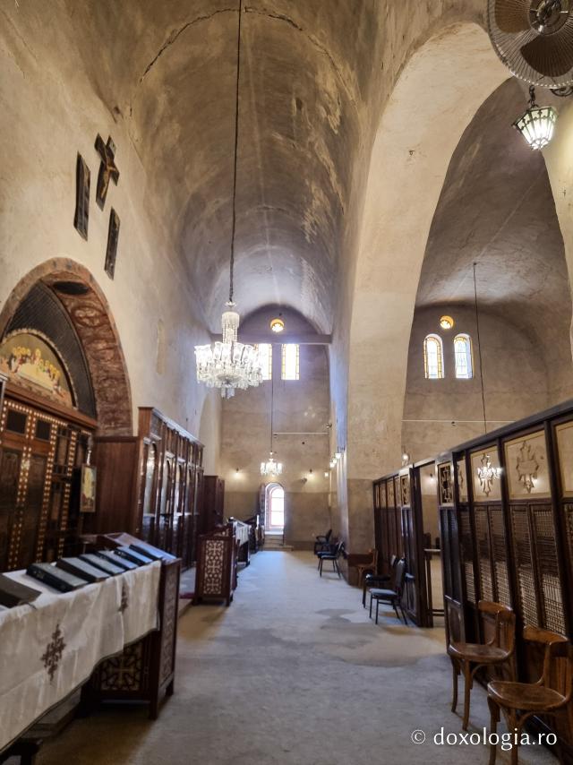 Clipe de liniște în biserica închinată Sfântului Macarie cel Mare