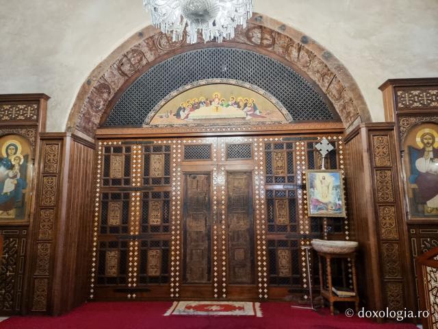 Clipe de liniște în biserica închinată Sfântului Macarie cel Mare