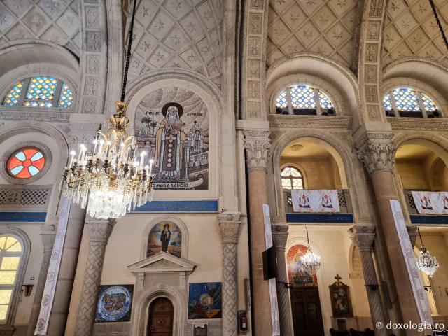 Pași de pelerin la catedrala închinată „Sfântului Apostol și Evanghelist Marcu” din Alexandria, Egipt / Foto: Magda Buftea Pași de pelerin la catedrala închinată „Sfântului Apostol și Evanghelist Marcu” din Alexandria, Egipt