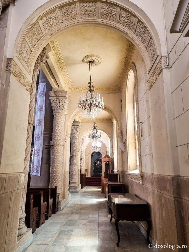 Pași de pelerin la catedrala închinată „Sfântului Apostol și Evanghelist Marcu” din Alexandria, Egipt / Foto: Magda Buftea Pași de pelerin la catedrala închinată „Sfântului Apostol și Evanghelist Marcu” din Alexandria, Egipt