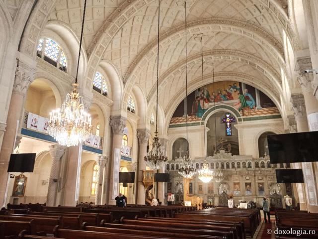 Pași de pelerin la catedrala închinată „Sfântului Apostol și Evanghelist Marcu” din Alexandria, Egipt