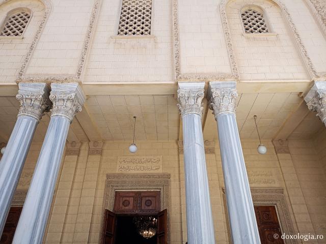 Pași de pelerin la catedrala închinată „Sfântului Apostol și Evanghelist Marcu” din Alexandria, Egipt Pași de pelerin la catedrala închinată „Sfântului Apostol și Evanghelist Marcu” din Alexandria, Egipt