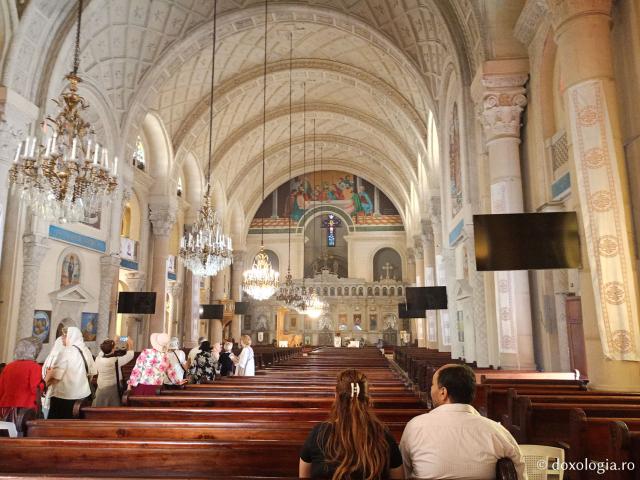 Pași de pelerin la catedrala închinată „Sfântului Apostol și Evanghelist Marcu” din Alexandria, Egipt Pași de pelerin la catedrala închinată „Sfântului Apostol și Evanghelist Marcu” din Alexandria, Egipt