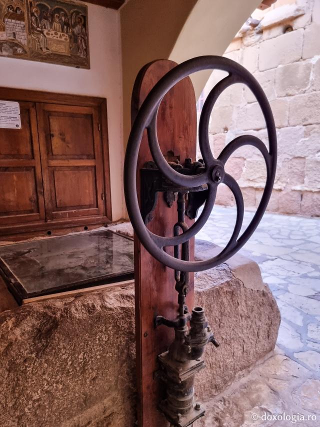 Fântâna lui Moise – locul unde se spune că prorocul a întâlnit-o pe viitoarea sa soție, Sefora / Foto: Magda Buftea Fântâna lui Moise – locul unde se spune că prorocul a întâlnit-o pe viitoarea sa soție, Sefora