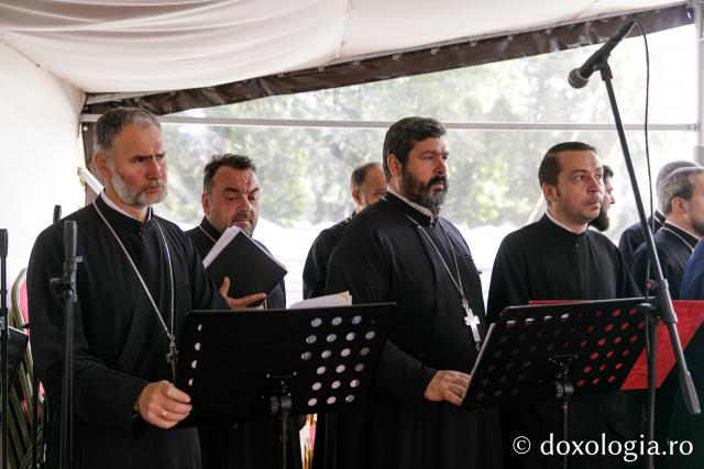 Liturghie arhierească săvârșită de PS Nectarie de Bogdania în ajunul prăznuirii Sfântului Ioan cel Nou / Foto: pr. Silviu Cluci Liturghie arhierească săvârșită de PS Nectarie de Bogdania în ajunul prăznuirii Sfântului Ioan cel Nou
