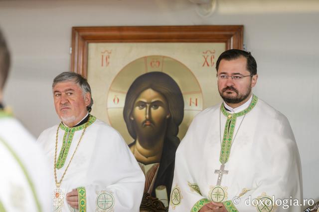 Liturghie arhierească săvârșită de PS Nectarie de Bogdania în ajunul prăznuirii Sfântului Ioan cel Nou / Foto: pr. Silviu Cluci Liturghie arhierească săvârșită de PS Nectarie de Bogdania în ajunul prăznuirii Sfântului Ioan cel Nou