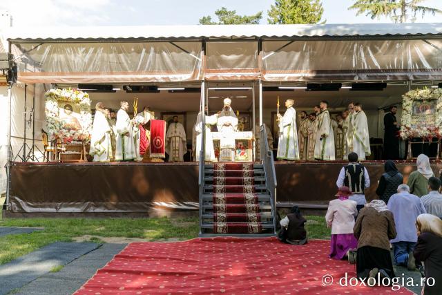 Liturghie arhierească săvârșită de PS Nectarie de Bogdania în ajunul prăznuirii Sfântului Ioan cel Nou / Foto: pr. Silviu Cluci Liturghie arhierească săvârșită de PS Nectarie de Bogdania în ajunul prăznuirii Sfântului Ioan cel Nou