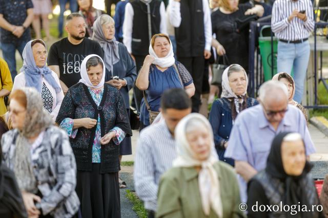 Liturghie arhierească săvârșită de PS Nectarie de Bogdania în ajunul prăznuirii Sfântului Ioan cel Nou / Foto: pr. Silviu Cluci Liturghie arhierească săvârșită de PS Nectarie de Bogdania în ajunul prăznuirii Sfântului Ioan cel Nou