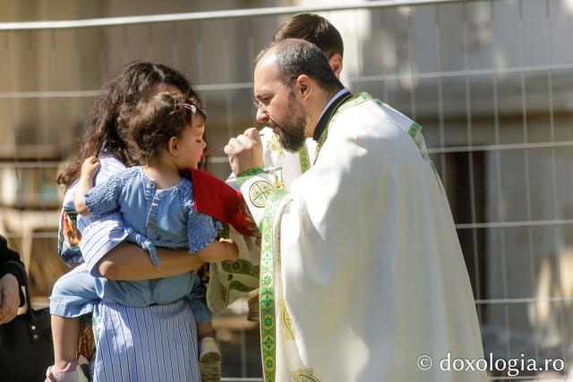 Liturghie arhierească săvârșită de PS Nectarie de Bogdania în ajunul prăznuirii Sfântului Ioan cel Nou / Foto: pr. Silviu Cluci Liturghie arhierească săvârșită de PS Nectarie de Bogdania în ajunul prăznuirii Sfântului Ioan cel Nou