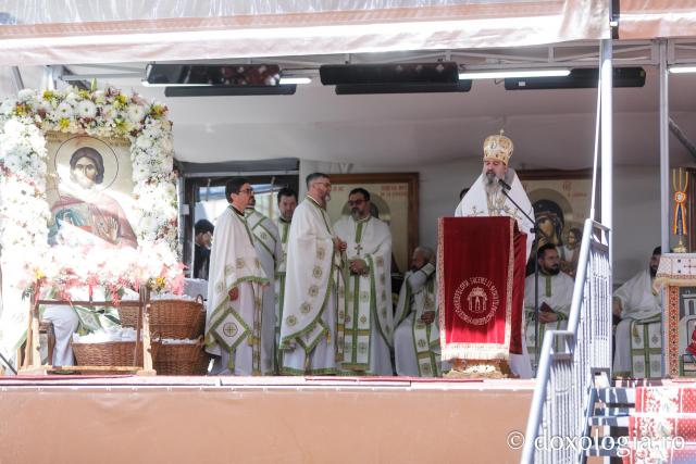 Liturghie arhierească săvârșită de PS Nectarie de Bogdania în ajunul prăznuirii Sfântului Ioan cel Nou / Foto: pr. Silviu Cluci Liturghie arhierească săvârșită de PS Nectarie de Bogdania în ajunul prăznuirii Sfântului Ioan cel Nou