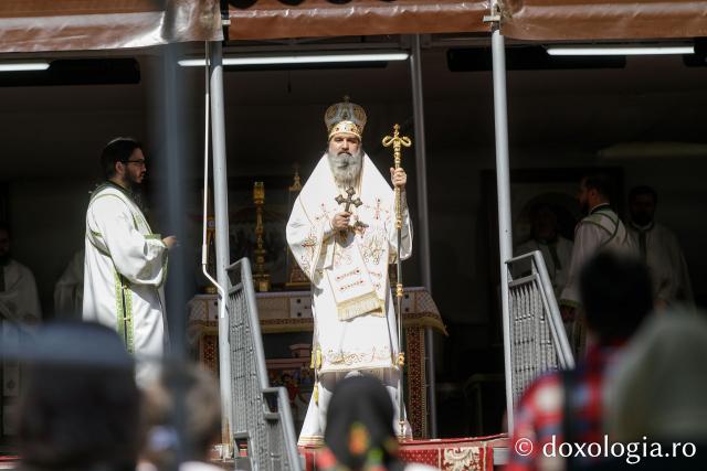 Liturghie arhierească săvârșită de PS Nectarie de Bogdania în ajunul prăznuirii Sfântului Ioan cel Nou