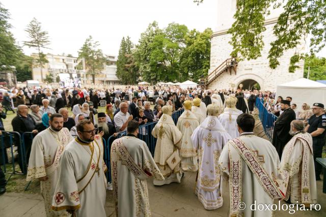 Liturghie arhierească la hramul Sfântului Ioan cel Nou