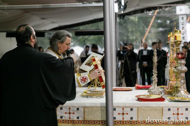 Liturghie arhierească la hramul Sfântului Ioan cel Nou