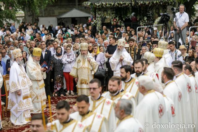 Liturghie arhierească la hramul Sfântului Ioan cel Nou