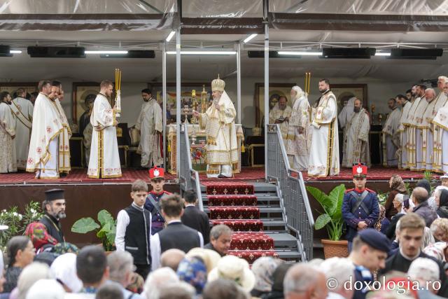 Liturghie arhierească la hramul Sfântului Ioan cel Nou