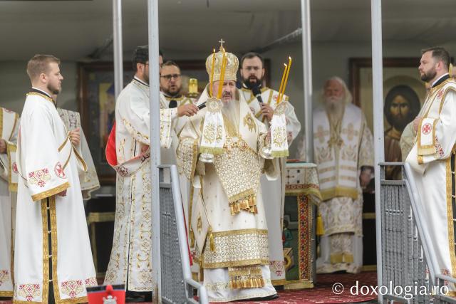 Liturghie arhierească la hramul Sfântului Ioan cel Nou