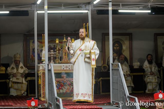 Liturghie arhierească la hramul Sfântului Ioan cel Nou