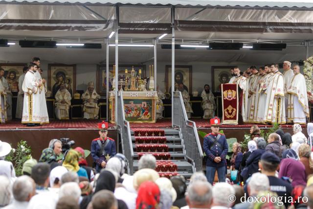 Liturghie arhierească la hramul Sfântului Ioan cel Nou