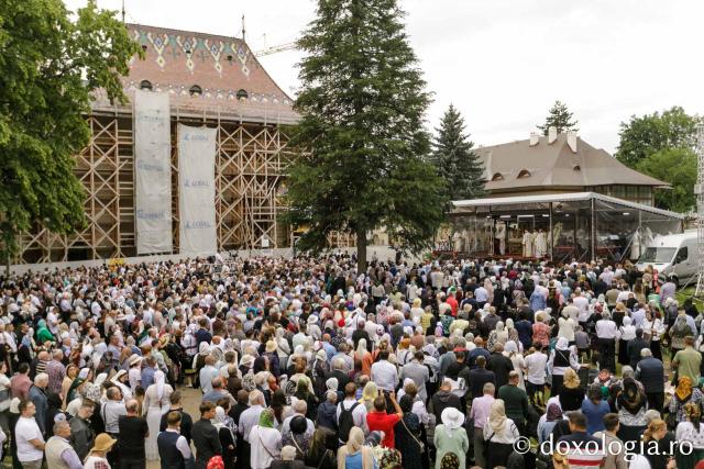 Liturghie arhierească la hramul Sfântului Ioan cel Nou