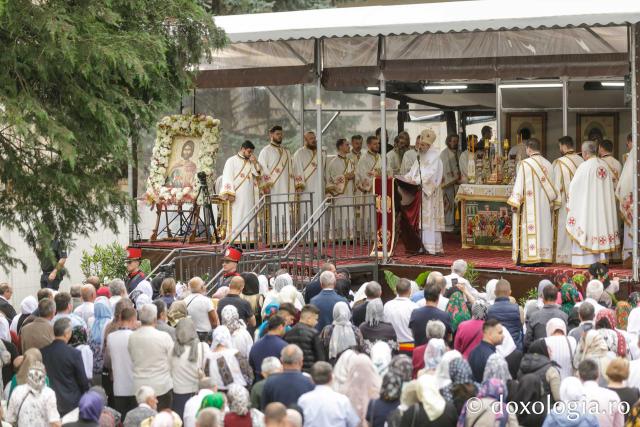 Liturghie arhierească la hramul Sfântului Ioan cel Nou
