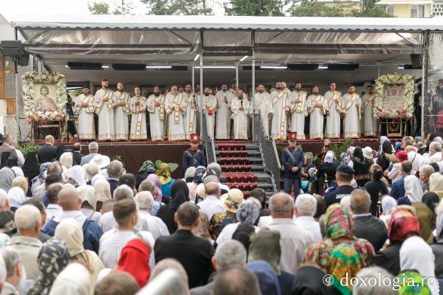 Liturghie arhierească la hramul Sfântului Ioan cel Nou