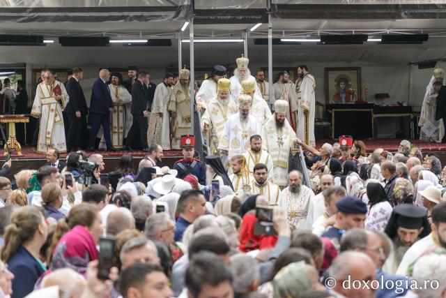 Liturghie arhierească la hramul Sfântului Ioan cel Nou