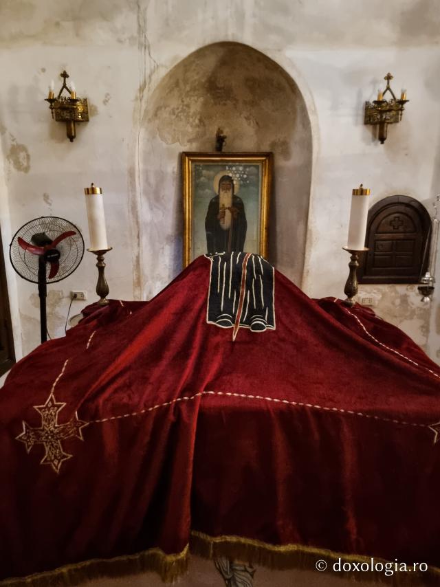 Mănăstirea El Paramous, oaza de liniște din Deșertul Nitriei