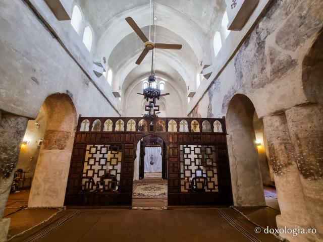 Mănăstirea El Paramous, oaza de liniște din Deșertul Nitriei