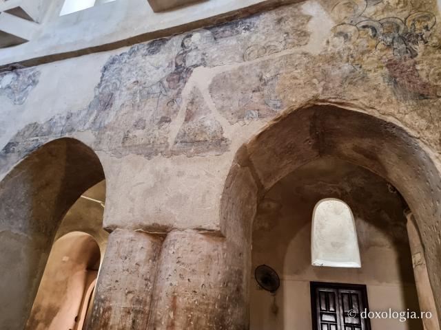Mănăstirea El Paramous, oaza de liniște din Deșertul Nitriei