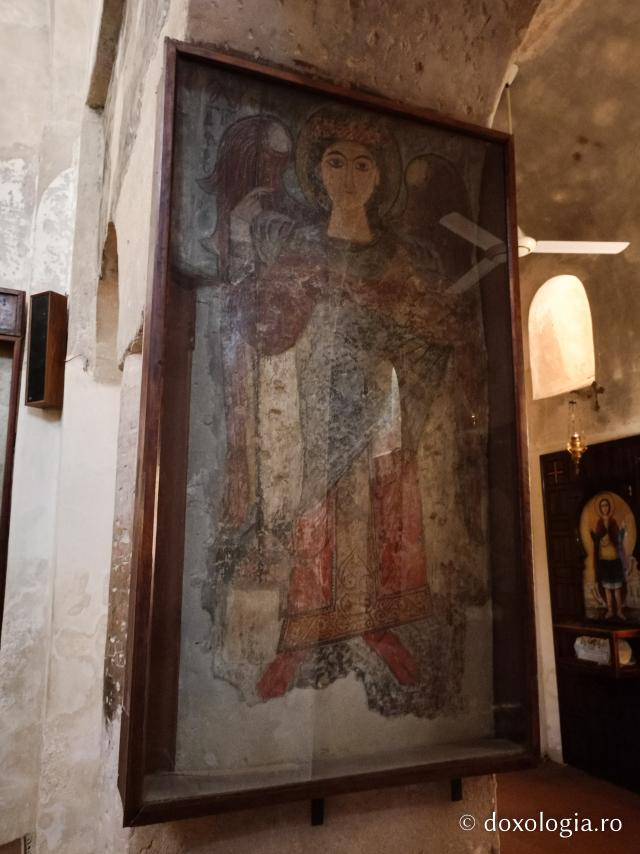Mănăstirea El Paramous, oaza de liniște din Deșertul Nitriei