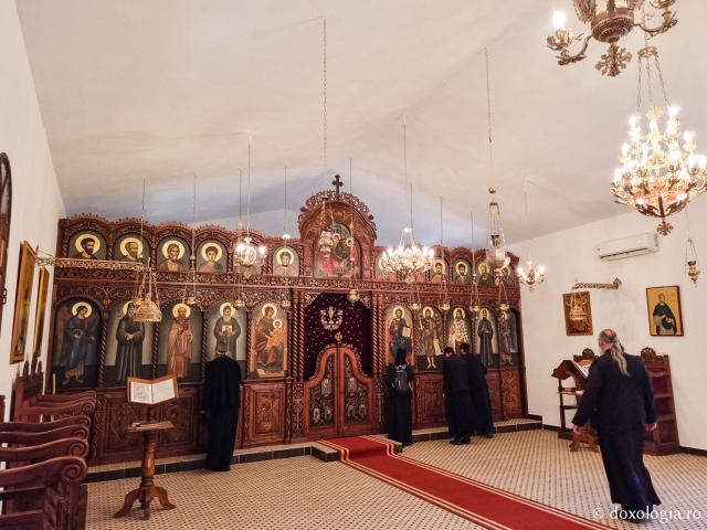 Clipe de rugăciune în Paraclisul Sfântului Paisie Aghioritul de la Mănăstirea Faran din Sinai